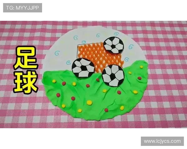 创意无限足球明星纸箱手工制作教程带你体验DIY乐趣与足球激情