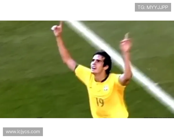 帅哥足球明星卡卡的传奇人生与绿茵场上的辉煌成就解析 帅哥足球明星卡卡的传奇人生与绿茵场上的辉煌成就解析